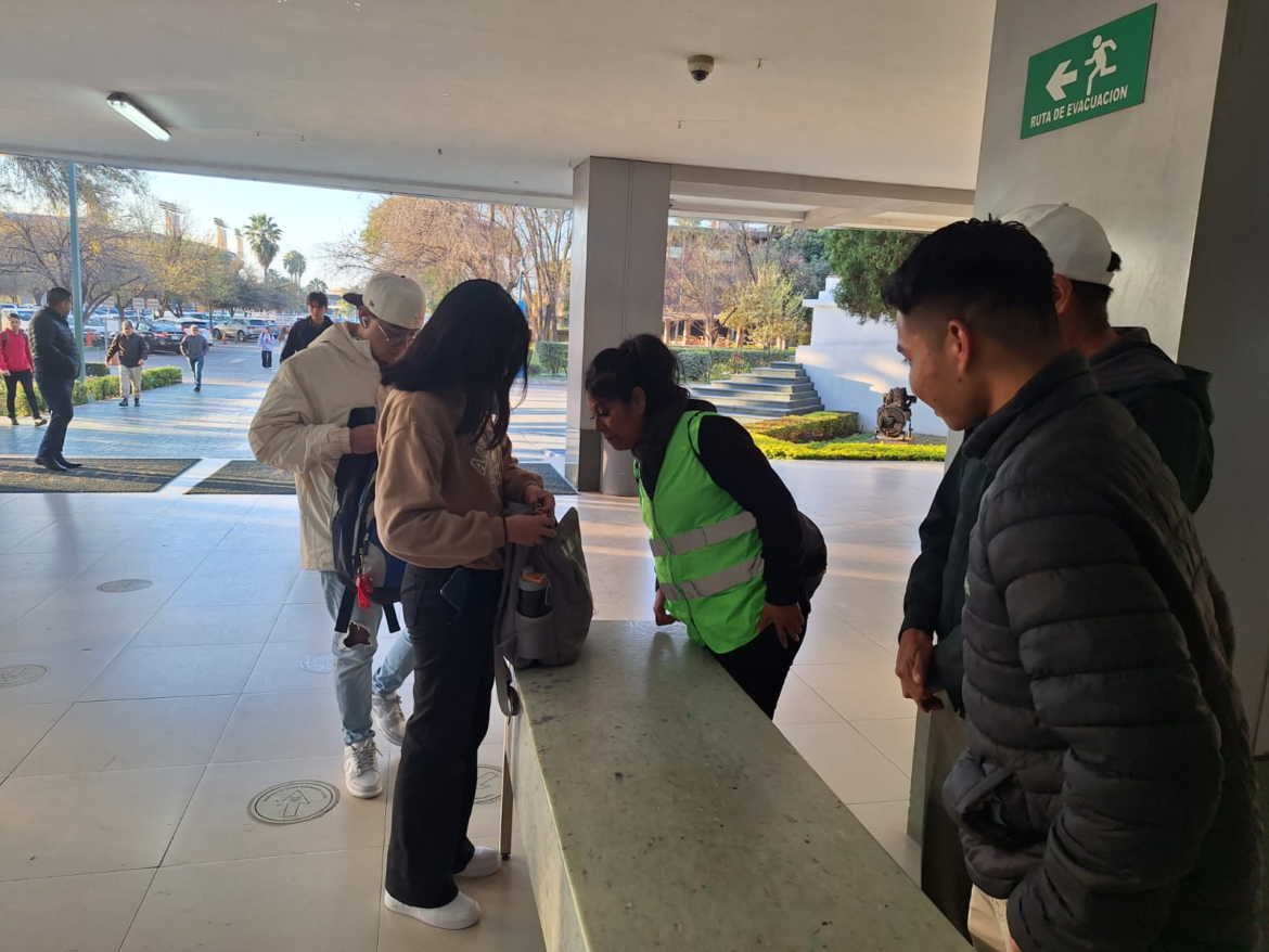 Implementan operativo mochila en UANL