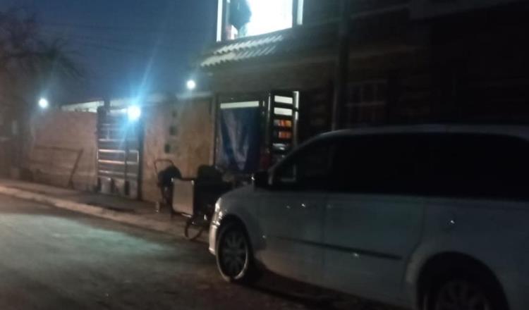 Ejecutan a tiros a dos hombres en domicilio de Juárez