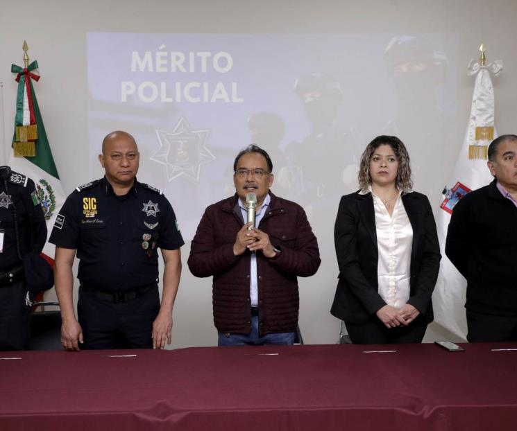 Reconocen en Escobedo a 70 policías