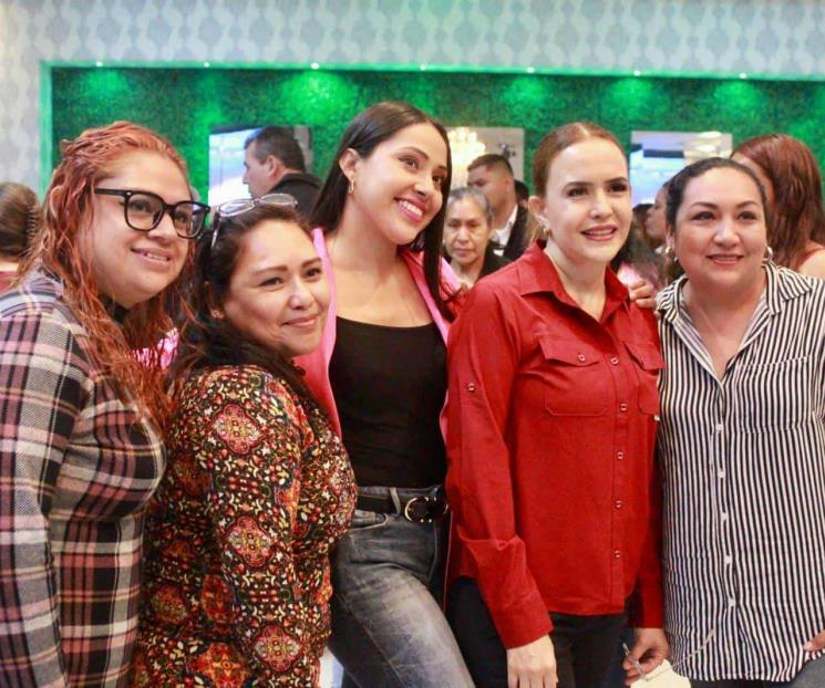 Propone Clara Luz dignificar salario de los maestros
